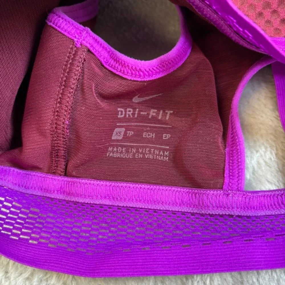 Nike Sports Bra Women XS‎ Purple Dri Fit Ultrabreathe Medium Support CJ0149 638